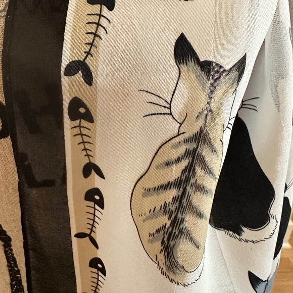 Long Scarf with Cats - Picture 11 of 15